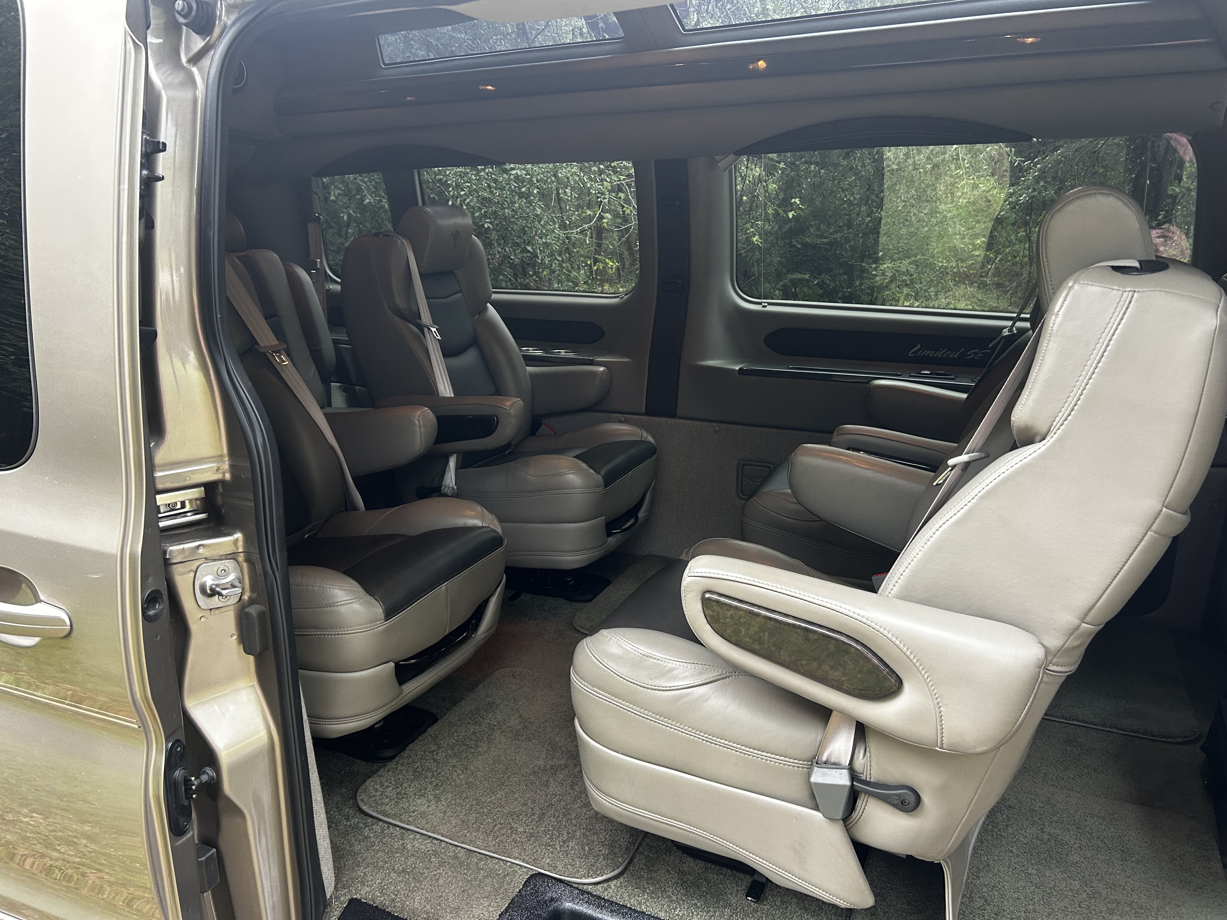 Used 2020 Ford Transit 150 Low Roof w/ Exterior Upgrade Package RWD image 10