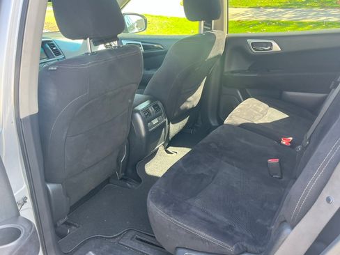 Used 2014 Nissan Pathfinder SV FWD image 12