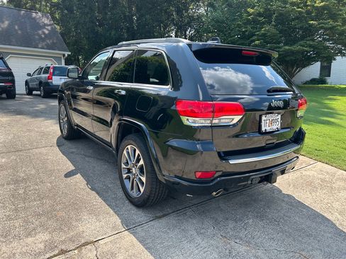 Used 2018 Jeep Grand Cherokee Overland RWD image 6