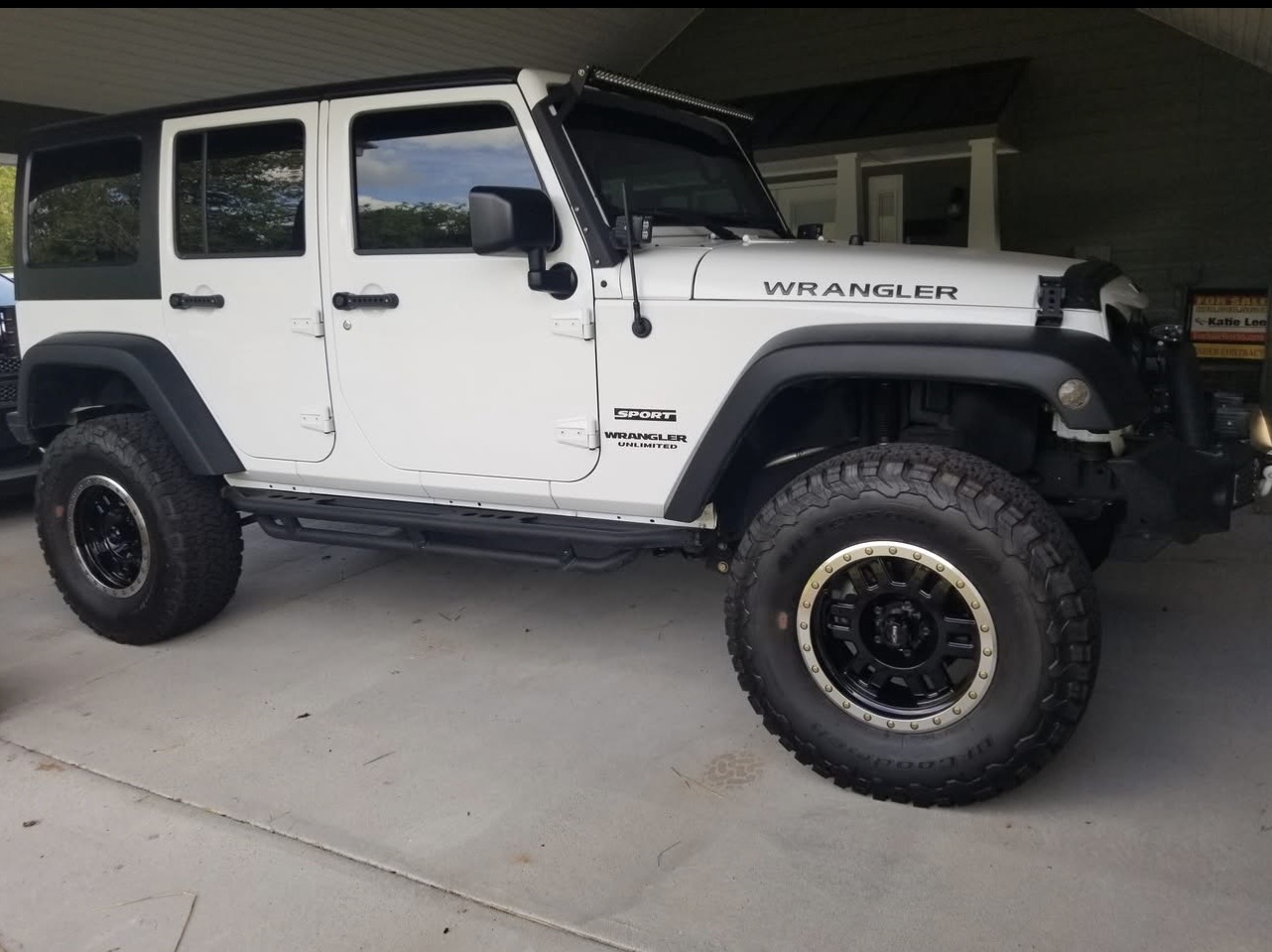 Used 2017 Jeep Wrangler Unlimited Sport w/ Quick Order Package 24S AWD/4WD image 2