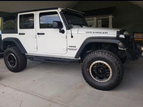 Used 2017 Jeep Wrangler Unlimited Sport w/ Quick Order Package 24S AWD/4WD image 2