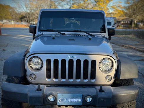 Used 2017 Jeep Wrangler Unlimited Sport w/ Connectivity Group image 6