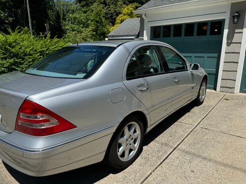 Used 2002 Mercedes-Benz C 240 Sedan image 9