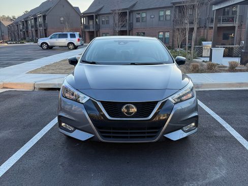 Used 2020 Nissan Versa SR w/ Convenience Package image 1