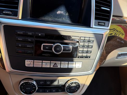 Used 2014 Mercedes-Benz ML 350 ML 350 4MATIC Sport Utility 4D image 15