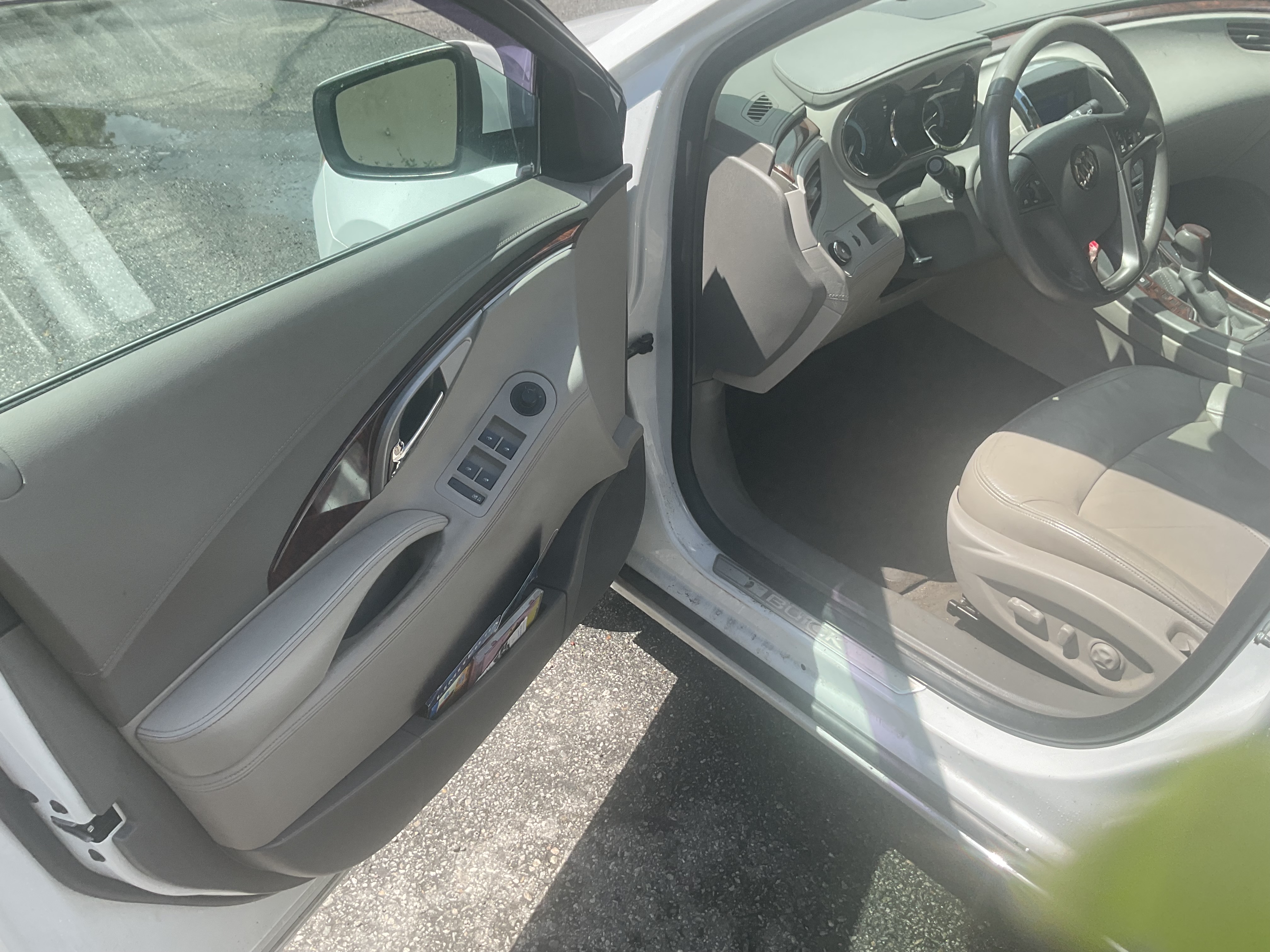 Used 2011 Buick LaCrosse CXL FWD image 15