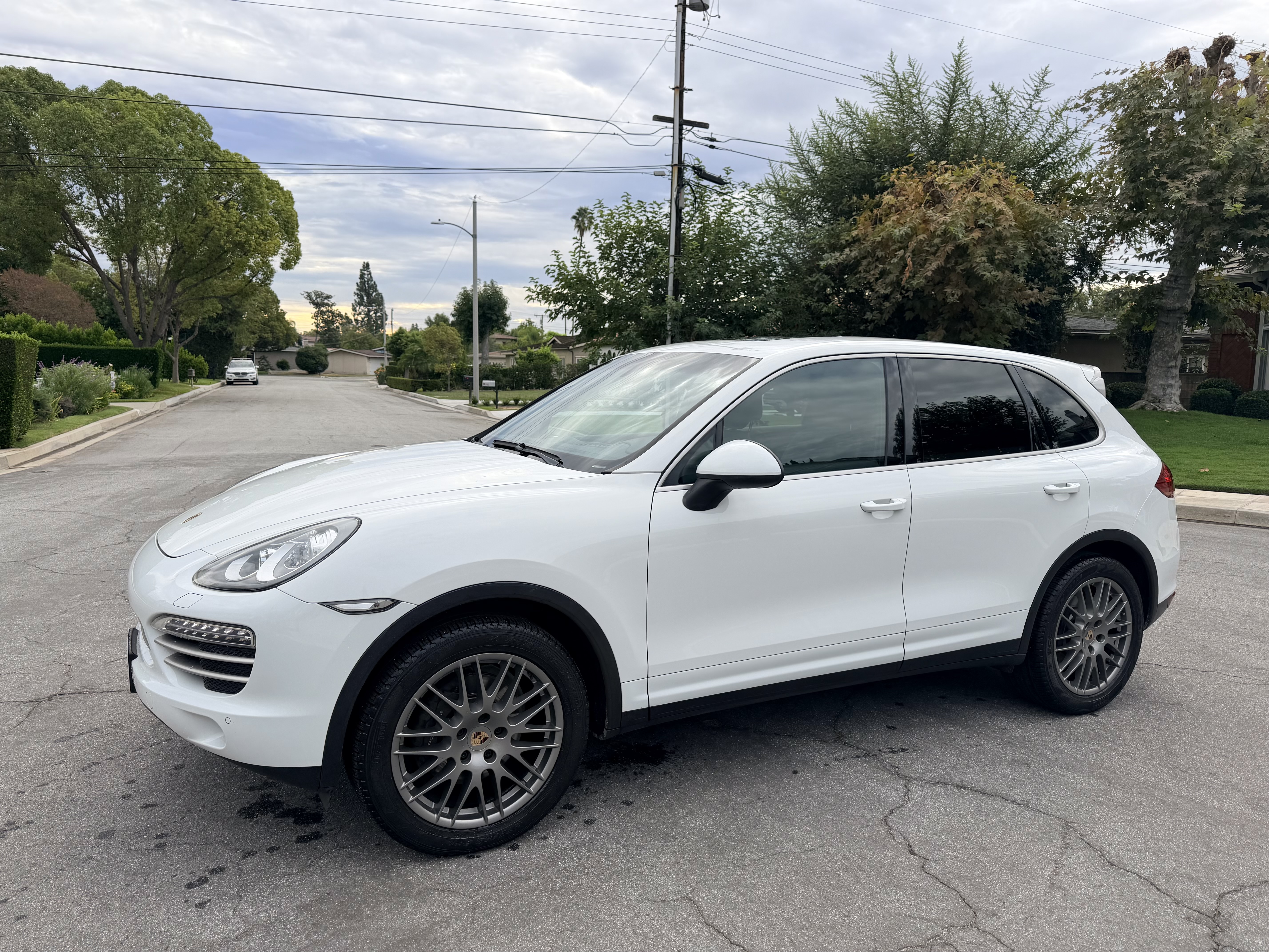 Used 2014 Porsche Cayenne AWD/4WD image 2