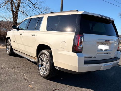 Used 2015 GMC Yukon XL SLT w/ Open Road Package image 8