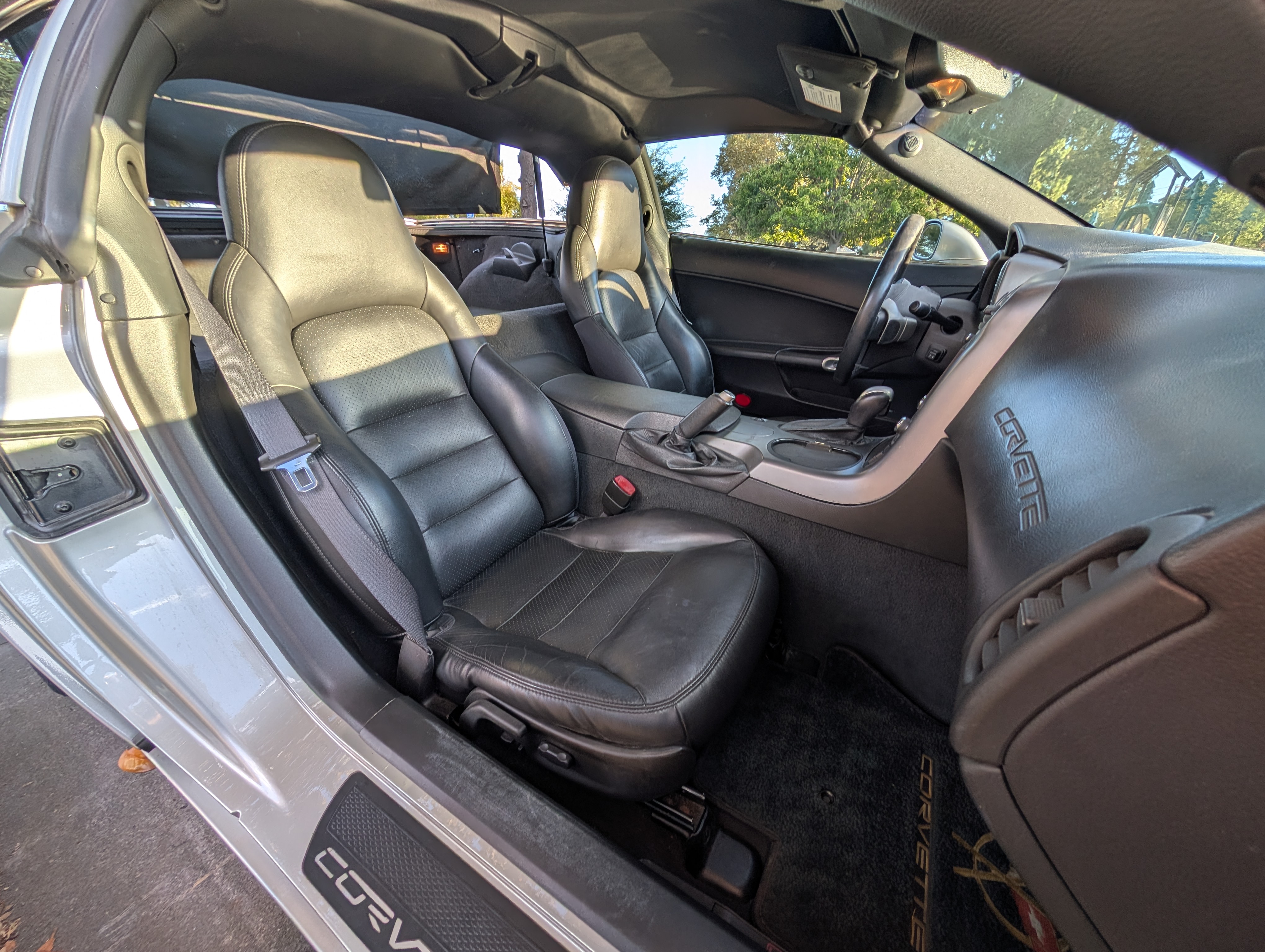 Used 2006 Chevrolet Corvette Coupe w/ Preferred Equipment Group RWD image 16