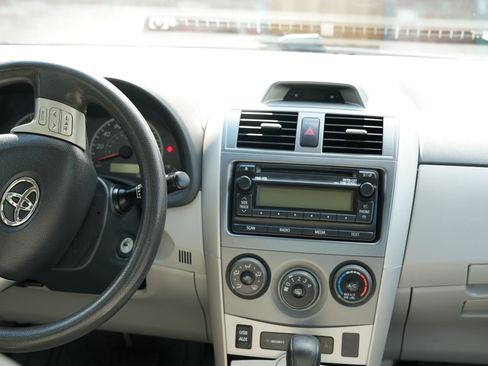 Used 2012 Toyota Corolla LE w/ Preferred Accessory Pkg FWD image 9