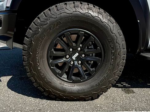 Used 2025 Ford F150 Raptor AWD/4WD image 9