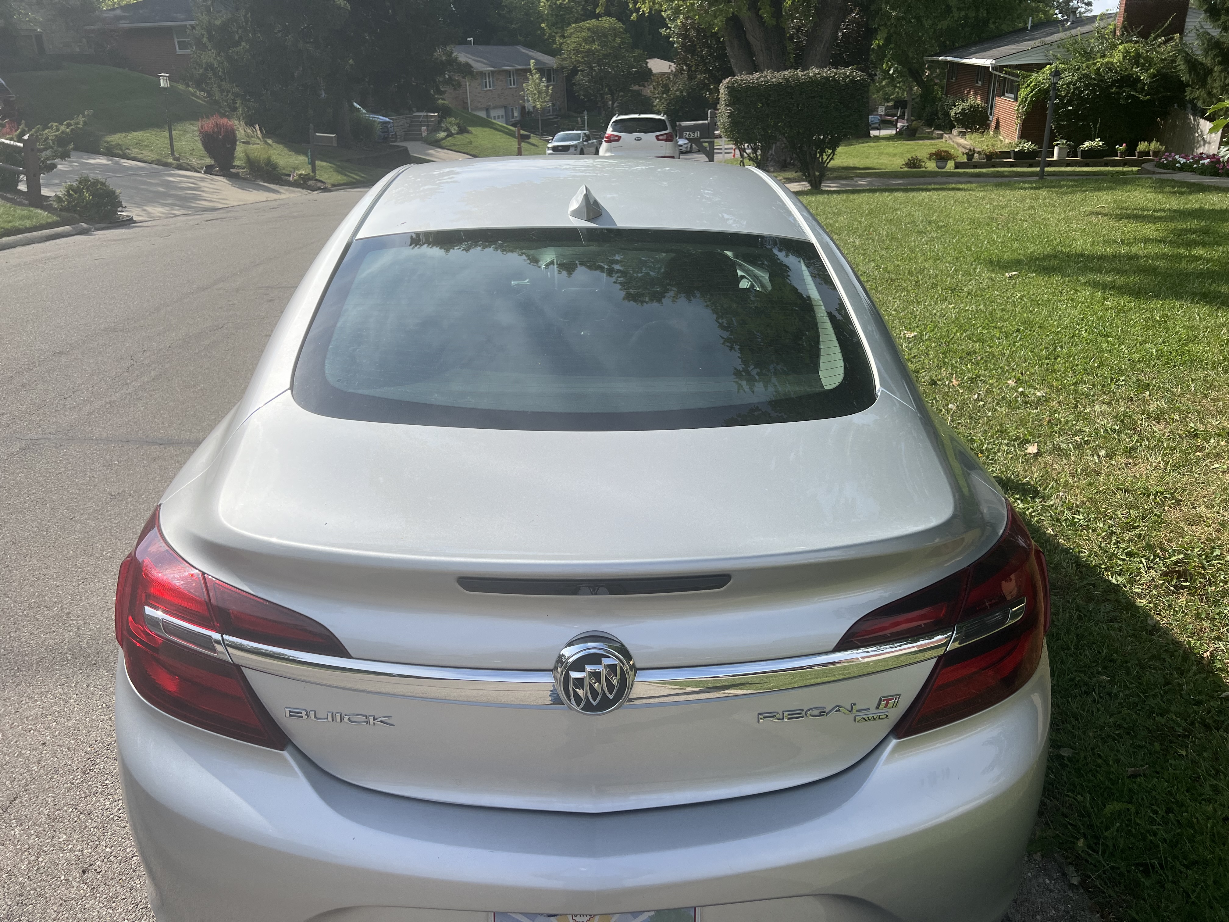 Used 2017 Buick Regal AWD image 9