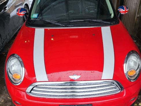 Used 2011 MINI Cooper Hardtop image 6
