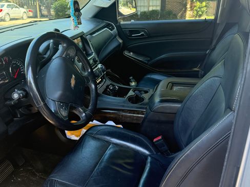 Used 2015 Chevrolet Suburban LT RWD image 14