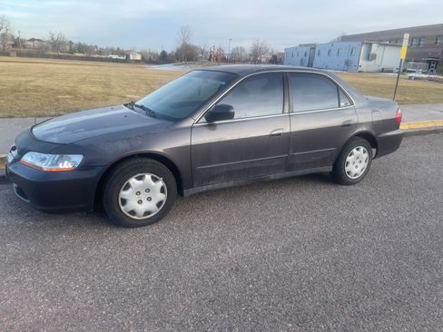 Used 1999 Honda Accord LX image 1