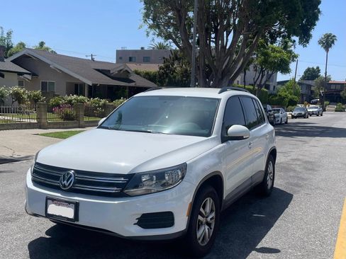 Used 2015 Volkswagen Tiguan S FWD image 1