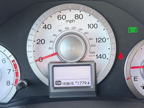 Used 2011 Honda Pilot Touring image 17