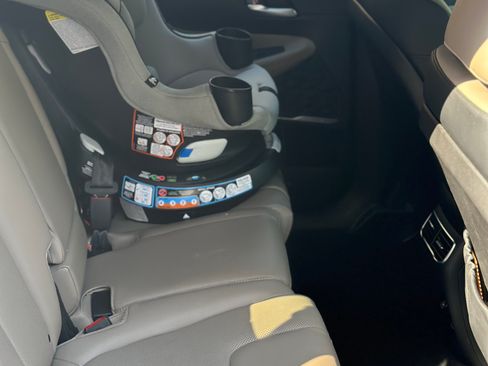 Used 2023 Hyundai Santa Fe SEL Premium image 9