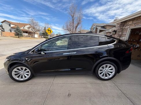 Used 2021 Tesla Model X Long Range image 1