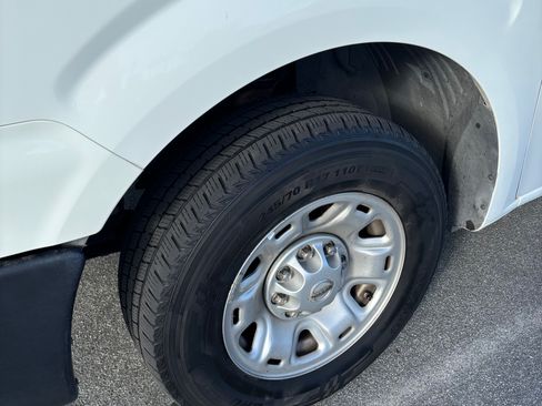 Used 2019 Nissan NV 2500 SV image 17