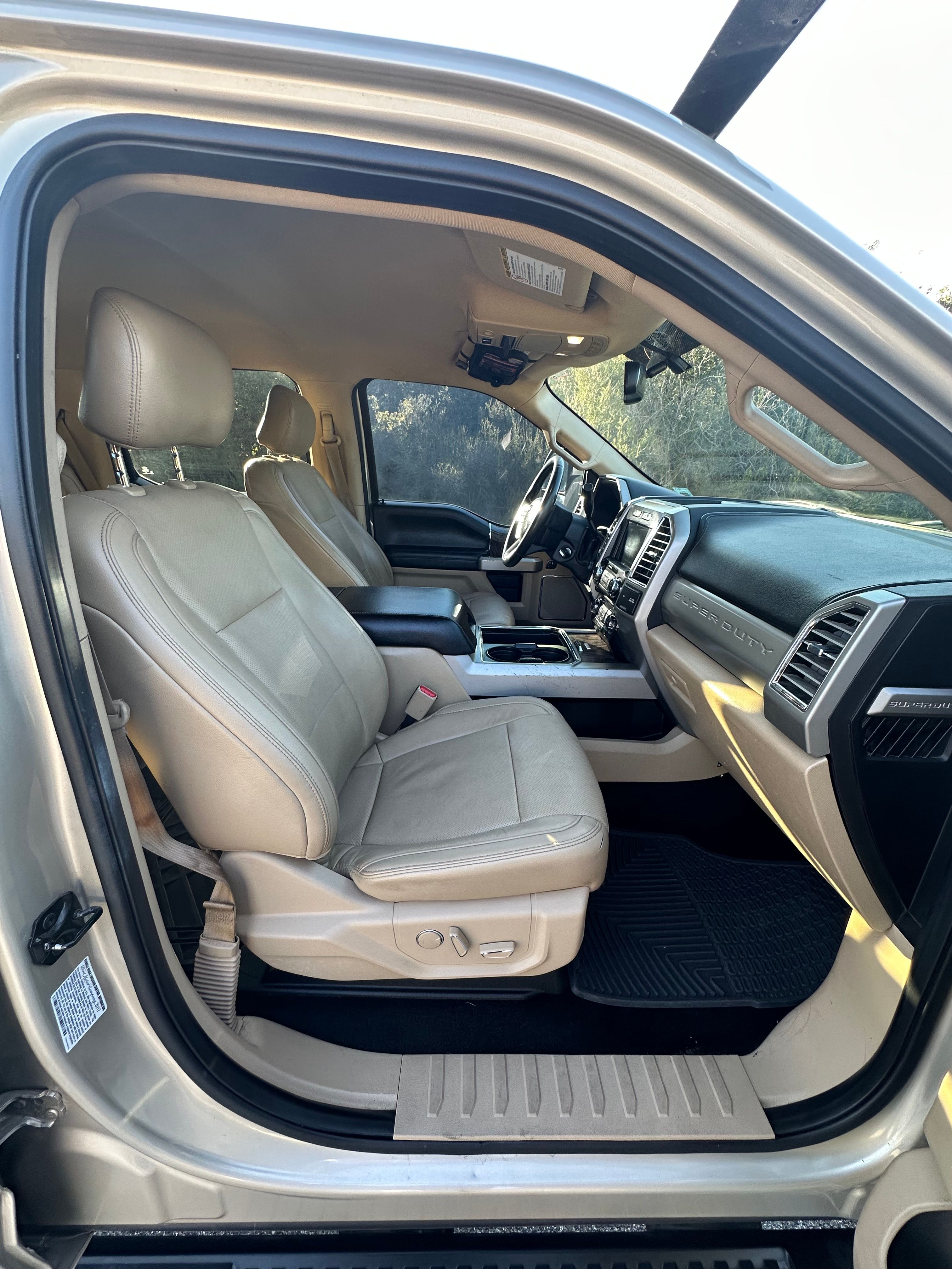 Used 2017 Ford F550 4x4 Crew Cab Super Duty image 22
