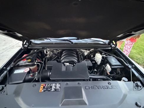 Used 2017 Chevrolet Suburban Premier RWD image 16