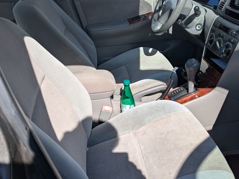 Used 2007 Toyota Corolla LE image 8