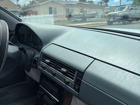 Used 2001 Mercedes-Benz SL 500 image 8