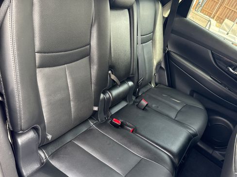 Used 2018 Nissan Rogue SL w/ Premium Package image 8