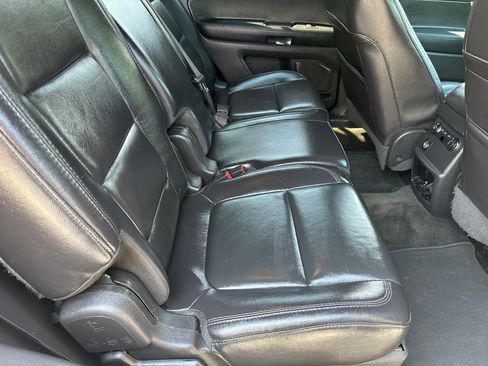 Used 2015 Ford Explorer XLT w/ Equipment Group 202B AWD/4WD image 10