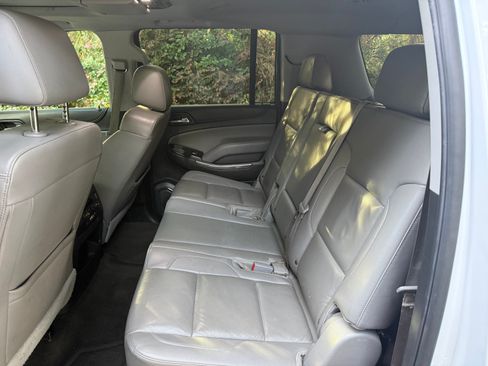Used 2016 Chevrolet Suburban LT image 10