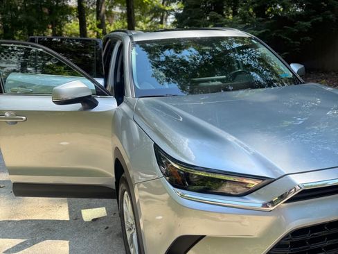 Used 2024 Toyota Grand Highlander AWD image 4