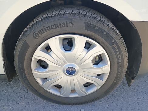 Used 2020 Ford Transit Connect XL FWD image 16