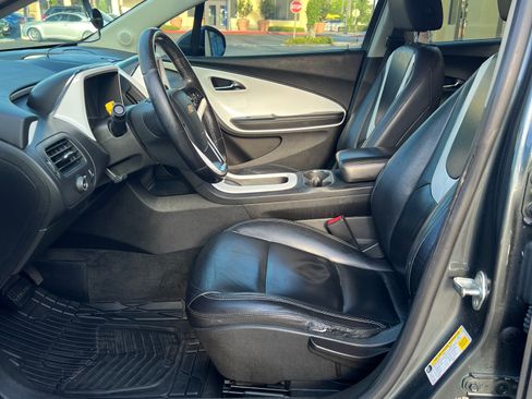 Used 2013 Chevrolet Volt Premium w/ Premium Trim Package FWD image 12