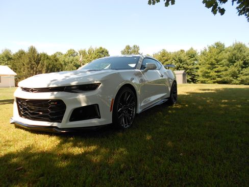 Used 2023 Chevrolet Camaro ZL1 image 5