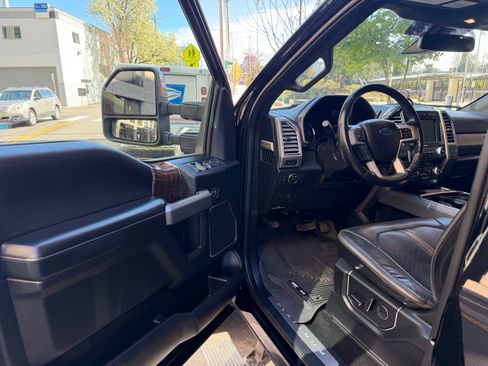 Used 2017 Ford F350 Platinum w/ Platinum Ultimate Package image 14