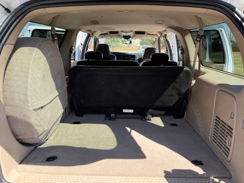 Used 2005 Ford Excursion Eddie Bauer image 9