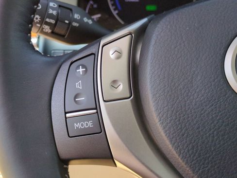 Used 2014 Lexus ES 300h image 21