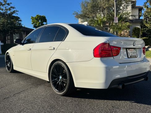 Used 2010 BMW 335i Sedan image 4