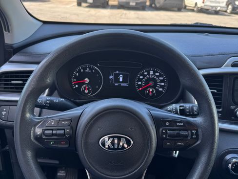 Used 2016 Kia Sorento LX FWD image 9