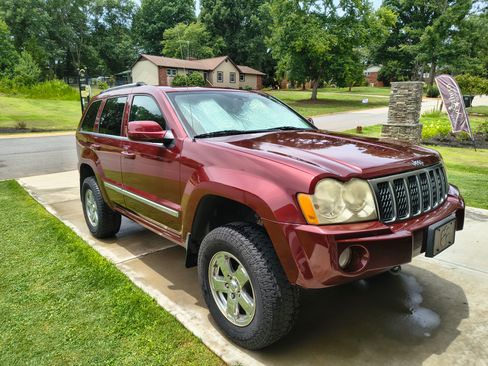 Used 2007 Jeep Grand Cherokee Overland AWD/4WD image 2