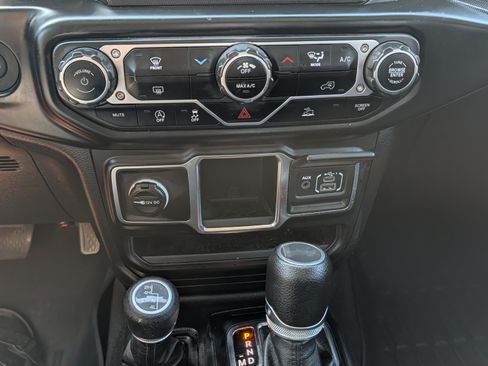 Used 2023 Jeep Wrangler Sport image 12