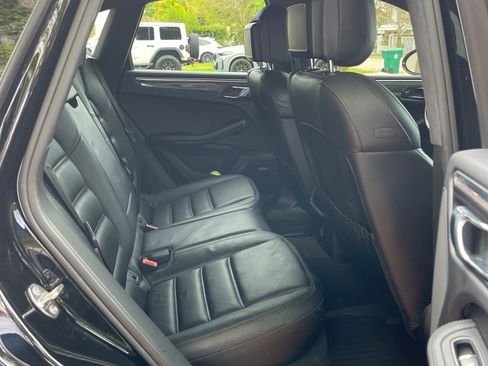 Used 2017 Porsche Macan Turbo AWD/4WD image 19