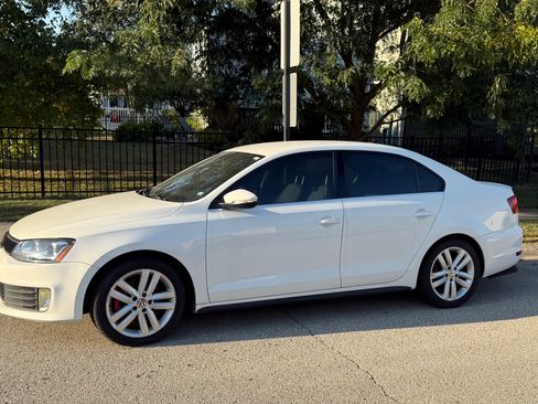 Used 2013 Volkswagen Jetta GLI image 1