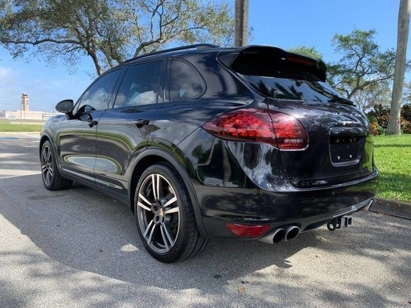Used 2013 Porsche Cayenne Turbo AWD/4WD image 25