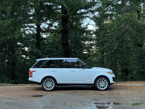 Used 2018 Land Rover Range Rover Supercharged image 8