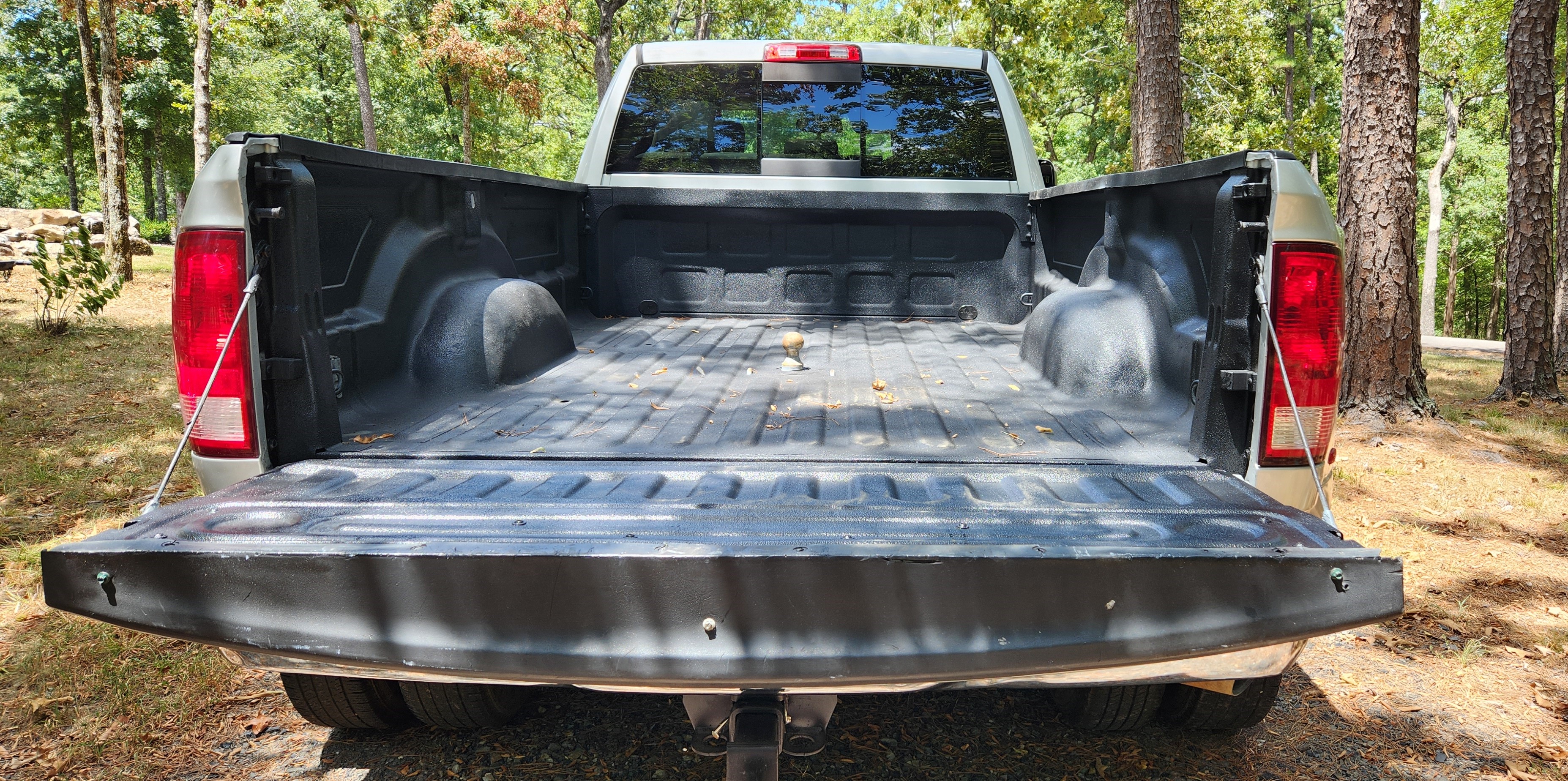 Used 2016 RAM 3500 SLT AWD/4WD image 6