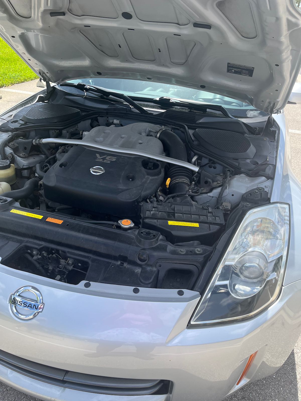 Used 2006 Nissan 350Z Touring w/ (N93) Cargo Convenience Pkg RWD image 8