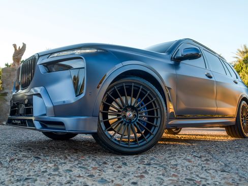 Used 2024 BMW ALPINA XB7 image 10