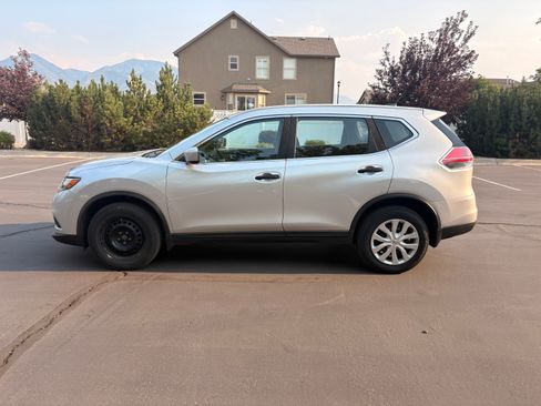 Used 2016 Nissan Rogue S AWD/4WD image 2